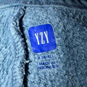 YEEZY GAP BLUE STONE YOKE TEE IN XS